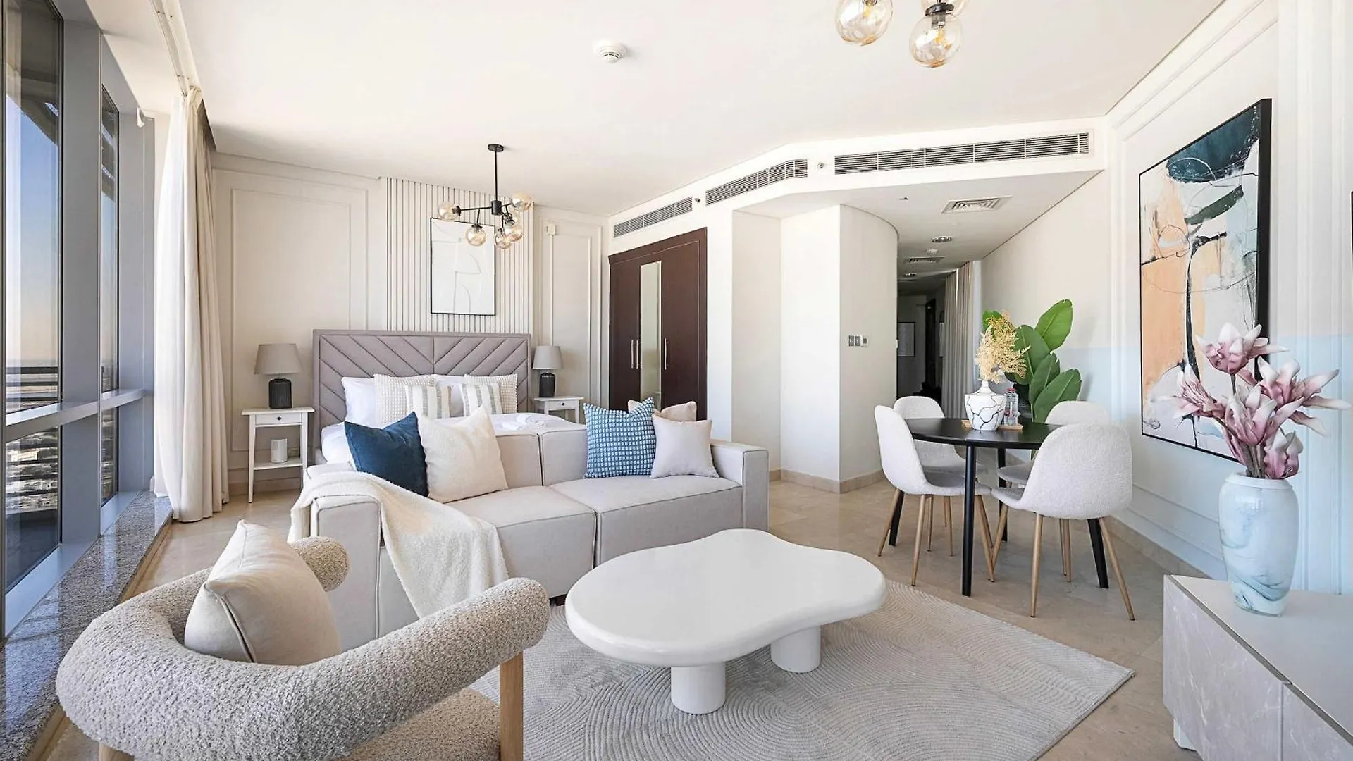 Silkhaus Gallery Studio At Sky Gardens In Heart Of Difc Dubai Apartment